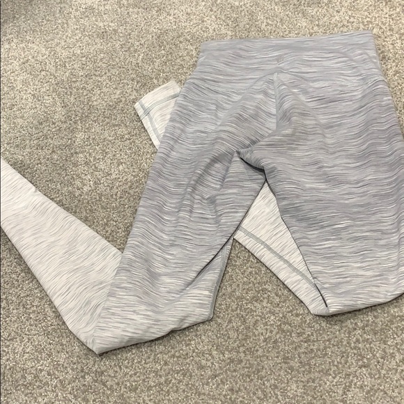 Lululemon full length wunder under leggings - Picture 2 of 2